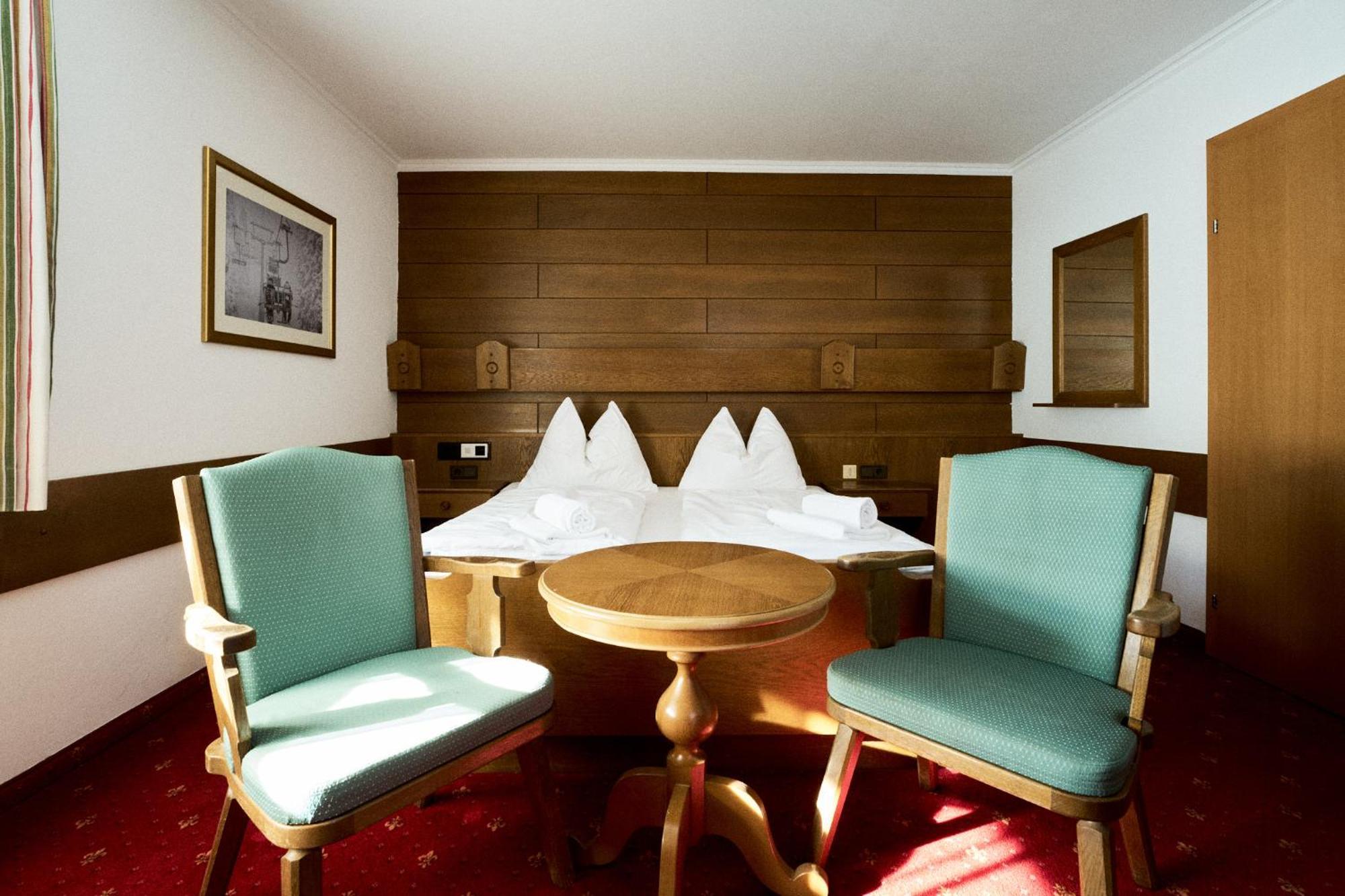 Hotel Martini Kaprun - Including Summercard Exterior photo